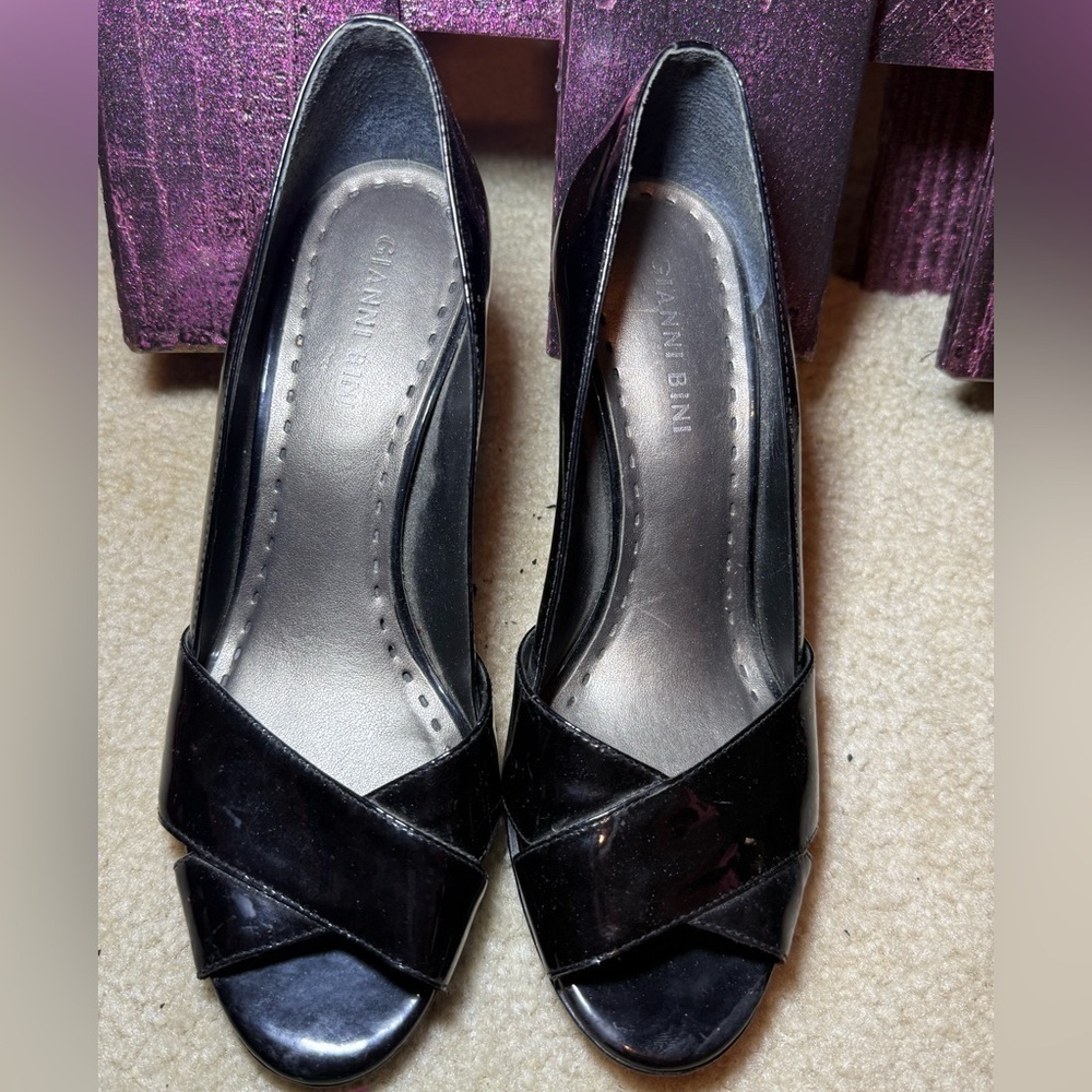 Gianni Bini Black Peep-Toe Heels with Elegant Design